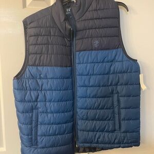 IZOD puffer vest w/tags